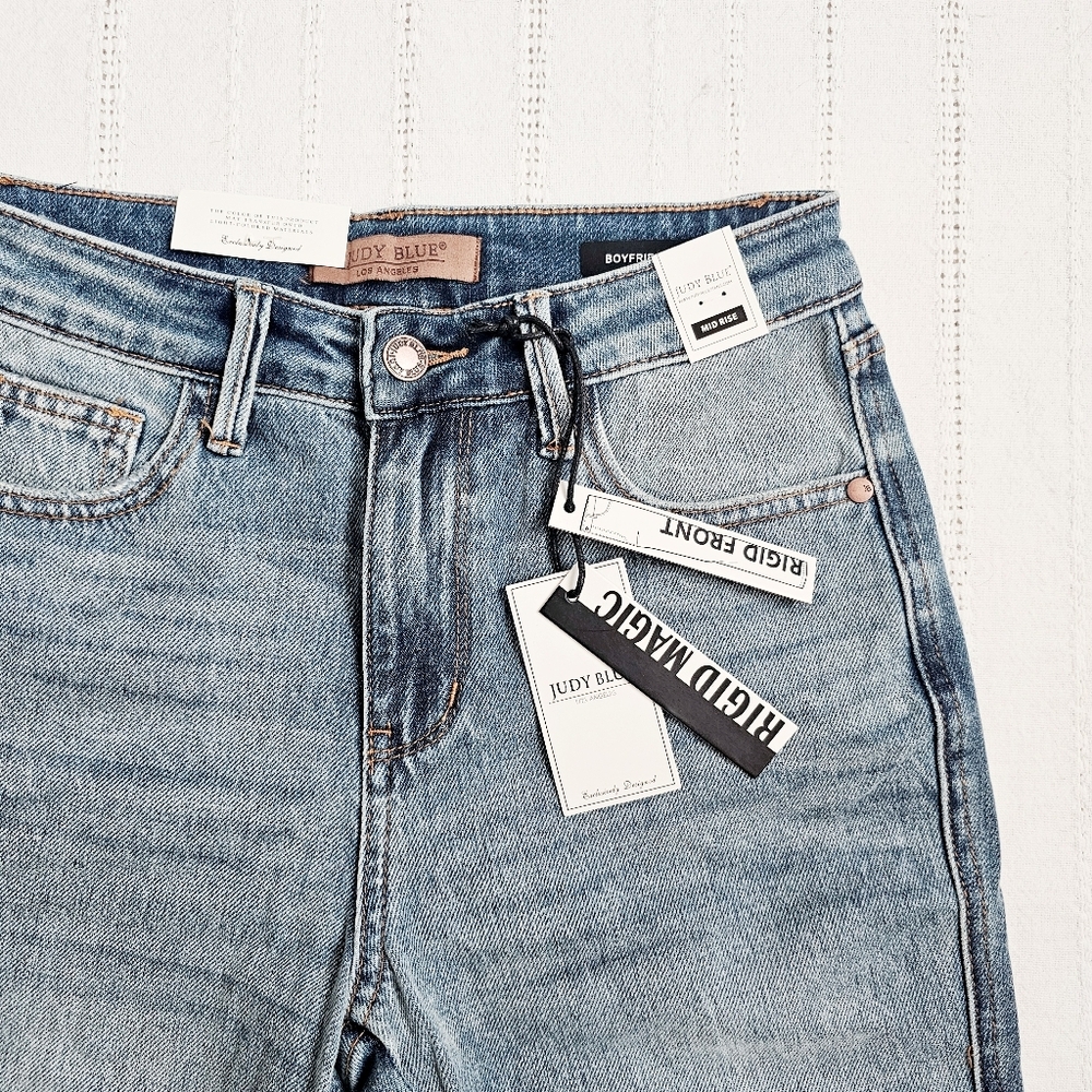 Judy Blue Mid Rise Rigid Magic Straight Leg Released Hem Jeans Regular Plus NEW - Picture 15 of 16